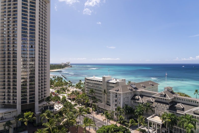 SALE価格 2/7(土)販売スタート🎉JALで行くハワイ！タワーオーシャンビュールームから眺めるきらめく海！