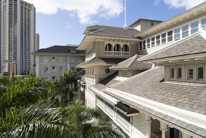 トラディショナルな雰囲気が魅力。ワイキキ最古のホテルで過ごすくつろぎ時間