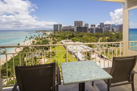 バルコニーからの絶景が自慢 スタジオデラックス・オーシャンビュー！JAL利用・往復送迎つき