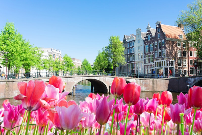 美しい景観が魅力の2都市を訪れる周遊ツアー！おまかせ4つ星ホテルにステイ