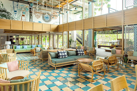 アオナンエリアの4つ星ビーチフロントリゾートに宿泊!ビジネスクラス利用、送迎つき