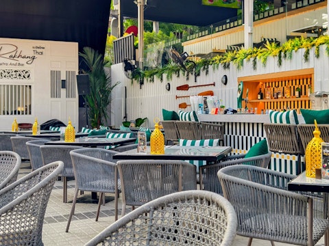 アオナンビーチ近くの4つ星リゾートに癒やしのステイ!ビジネスクラス利用、送迎つき