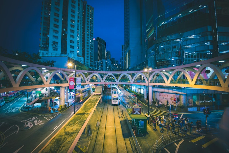 オープントップバスと夜景観賞つき！尖沙咀や旺角へシャトルサービスがあるホテルに宿泊