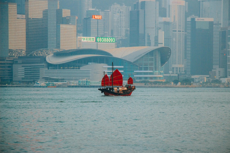 1デー・パーク・チケットつき！ミート＆グリートを楽しめるロッジ風ホテルで夢のような旅