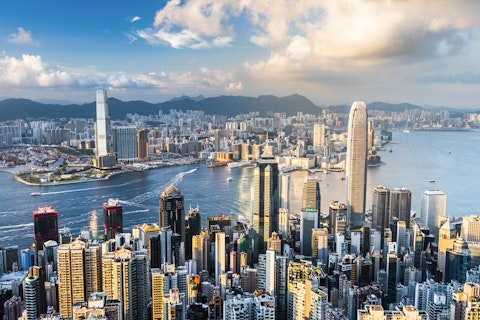 マジック・パスポート＆1デー・パーク・チケットつき！JAL利用で映画のようなホテルにステイ