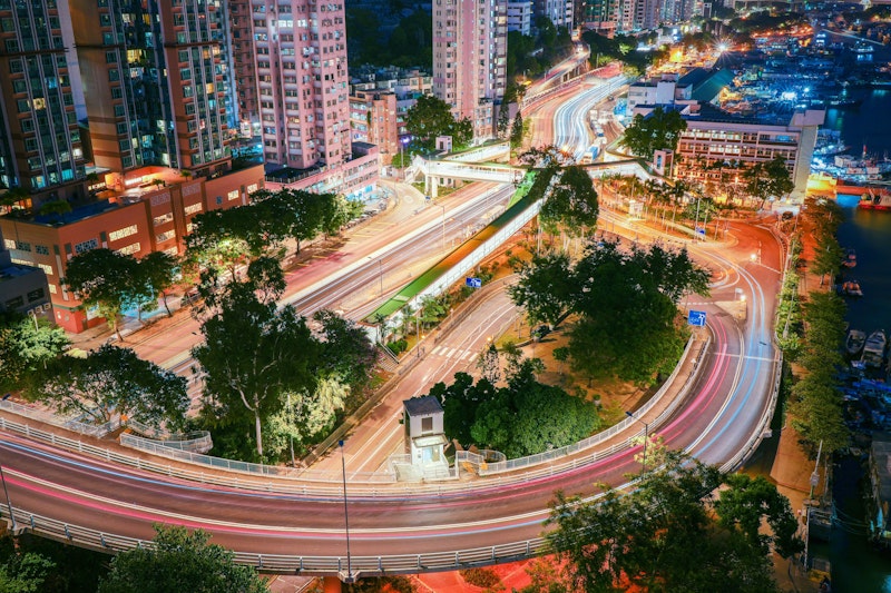オープントップバスと夜景観賞つき！ショッピングモール併設ホテルで便利な香港ステイ