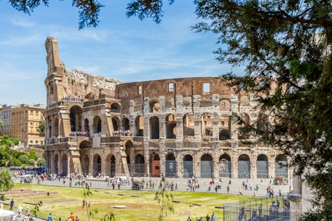 ローマ市内観光&往復送迎つき!豪華5つ星ホテルでラグジュアリーな旅。プレエコ利用