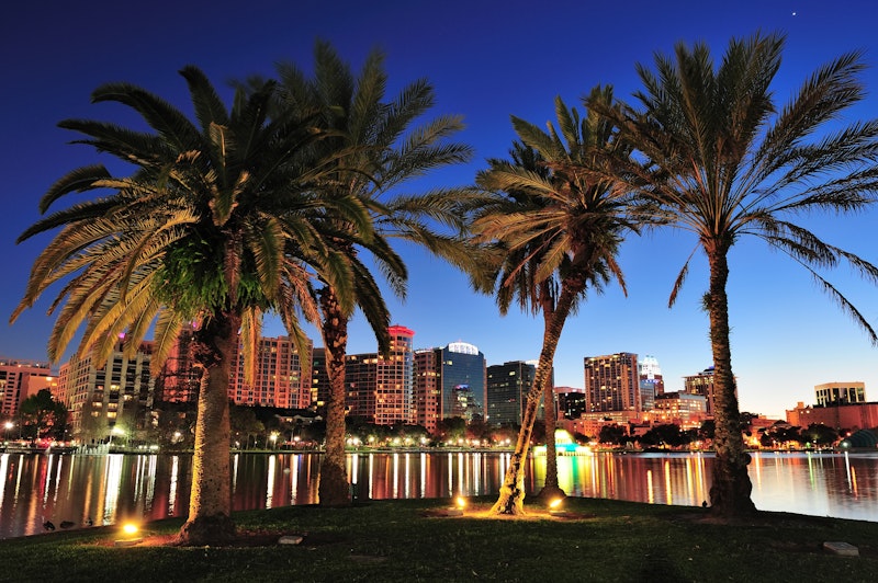 テーマパーク各地へアクセスしやすい立地！全室スイート仕様のホテルにステイ