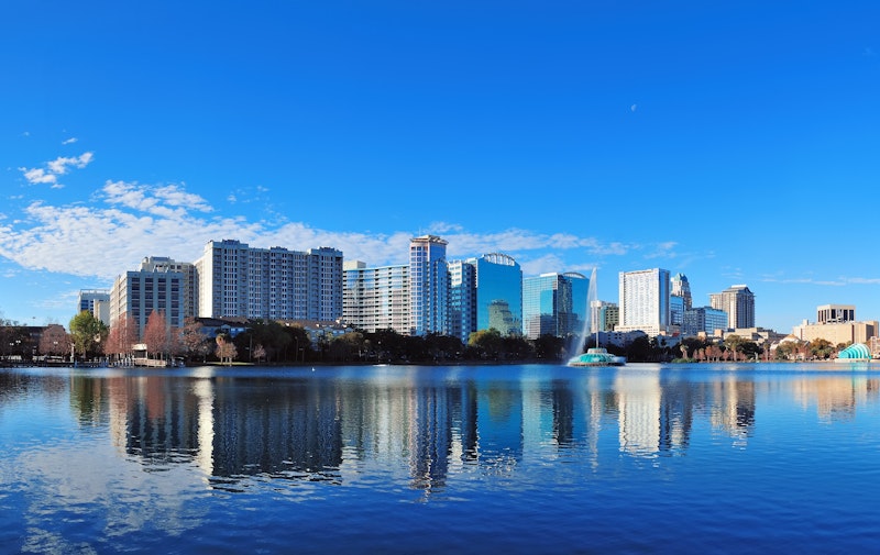 2つのプールにキッズ向けのウォーターパークを完備！湖畔のリゾートで充実のステイ