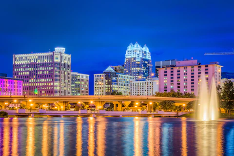 朝食がついていておトク！全室がスイート仕様の広々快適なホテルにステイ