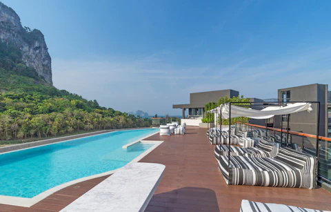 マーケットやビーチも近いアオナン中心部の4つ星リゾートに宿泊！ビジネスクラス利用