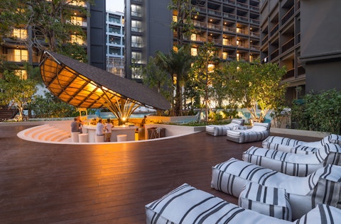 ナイトマーケットやビーチもすぐ近く!アオナン中心部の4つ星リゾートに宿泊。送迎つき