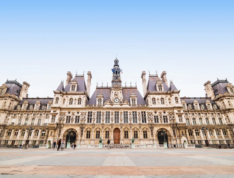 活気あふれるパリ9区！スタイリッシュなデザインのホテルで快適なステイ