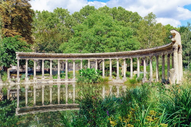 周辺に駅が充実！遊び心あるエレガントなデザインのホテルにステイ。ビジネスクラス利用