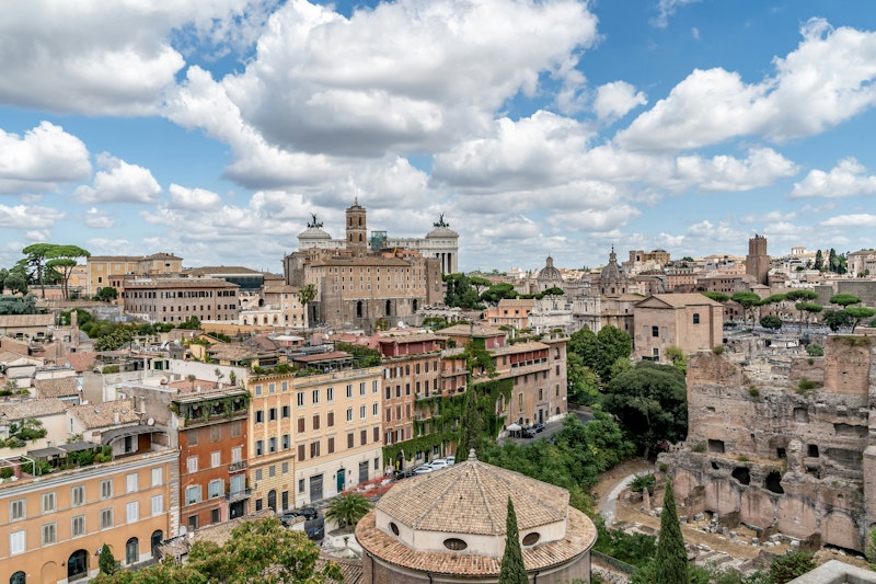 ローマ市内観光つき!4つ星クラスのホテルに泊まり上品な旅を満喫。往復送迎あり