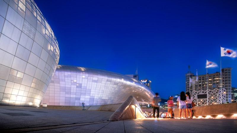 にぎやかな明洞通りはすぐ!コインランドリー併設&居心地のいいホテルで快適ステイ