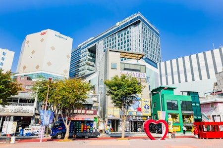 4名1室OK!弘大通りは歩いてすぐ&カフェやジム併設のスタイリッシュなホテルで快適旅