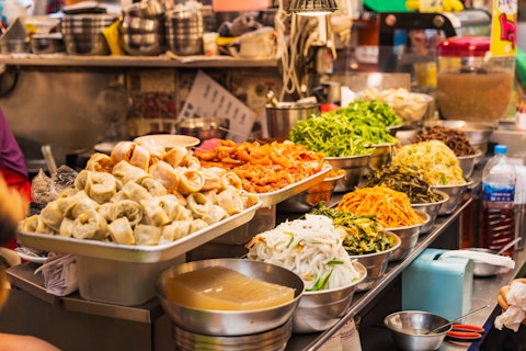 グルメを満喫する広蔵市場まで乗り換えなし!地下鉄を2路線使える好立地なホテル宿泊