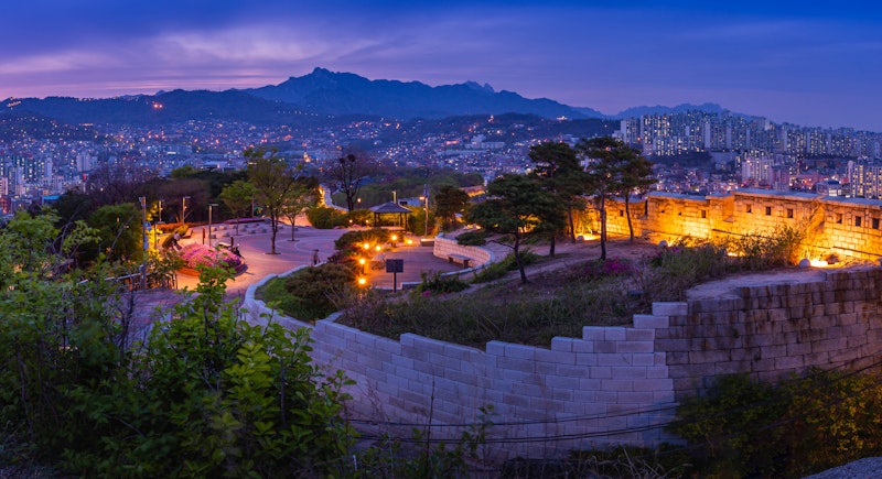 市庁駅から徒歩3分の便利な立地!多彩なダイニングがそなわる4つ星ホテルに泊まる旅