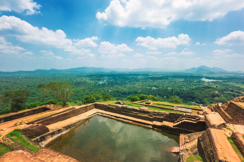 ホテルはおまかせ！人気スポットをめぐるスリランカ周遊プラン。ビジネスクラス利用