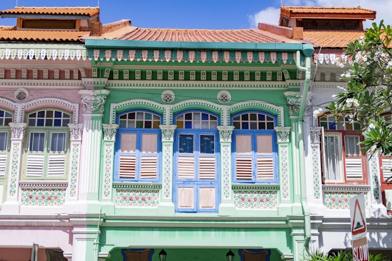 屋外インフィニティプールやレストラン併設!駅チカの高級レジデンス型ホテルにステイ