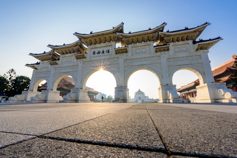 龍山寺や華西街観光夜市が徒歩圏内!西門駅まで徒歩5分の4つ星ホテルにステイ