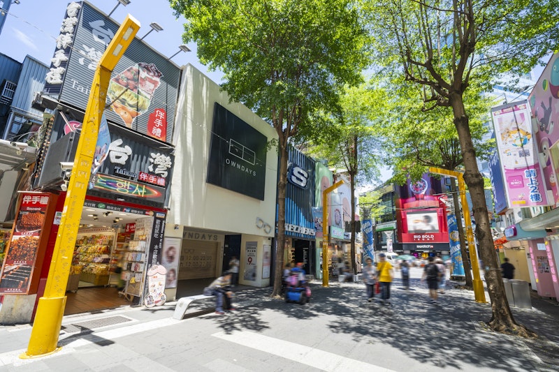 九份観光&十分天燈上げつき!駅そばのファミリールーム泊。ビジネスクラス利用、往復送迎つき
