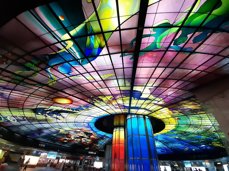 六合夜市や美麗島駅は徒歩圏内！カラフルでポップな雰囲気の好立地ホテルで充実ステイ