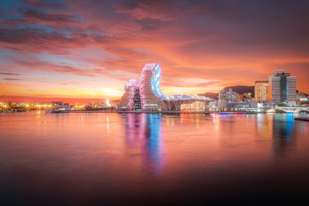 高雄の夜景を満喫できる愛河はすぐ！MRT後驛駅から徒歩2分のホテルに宿泊