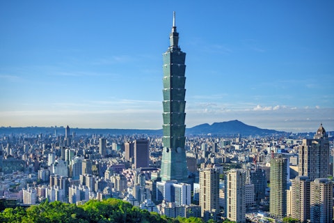 台北駅は徒歩圏内！コンビニ併設＆立地よしのホテルで充実旅。JAL利用、往復送迎つき