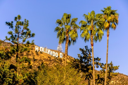 先着50組！1/3(土)販売スタート🎍ディズニーランドパークチケットつき！3つ星ホテルでおトクに楽しむ周遊ツアー