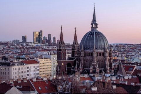 4つ星ホテルで快適ステイ！宮廷文化が香る街ウィーンでクラシックの余韻を味わう旅