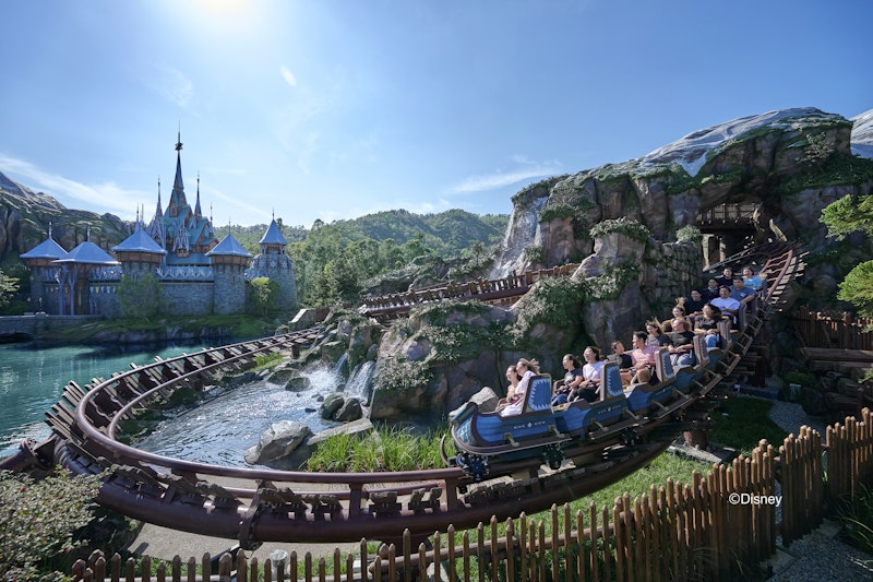 セール価格🏖香港ディズニーランド 1デー・パーク・チケットつき！駅までのシャトルバスがあるホテルに宿泊