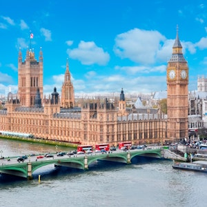 コッツウォルズ1日観光つき！おまかせホテルでお財布に優しいロンドン旅