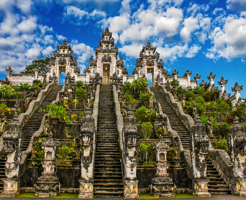 アクティブ旅に便利なクタエリアでショッピングをたのしむ!おまかせ4つ星ホテルにステイ