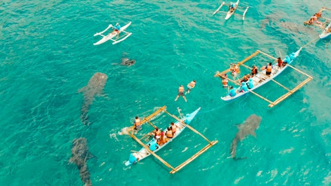 早朝ジンベイザメツアーつき！NEWTおまかせホテルでおトクに宿泊。ビジネスクラス利用