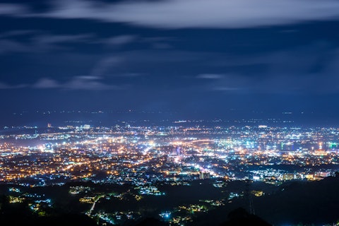 セブ島初の統合型リゾート内＆カジノ併設の5つ星ホテルでぜいたくステイ！往復送迎つき