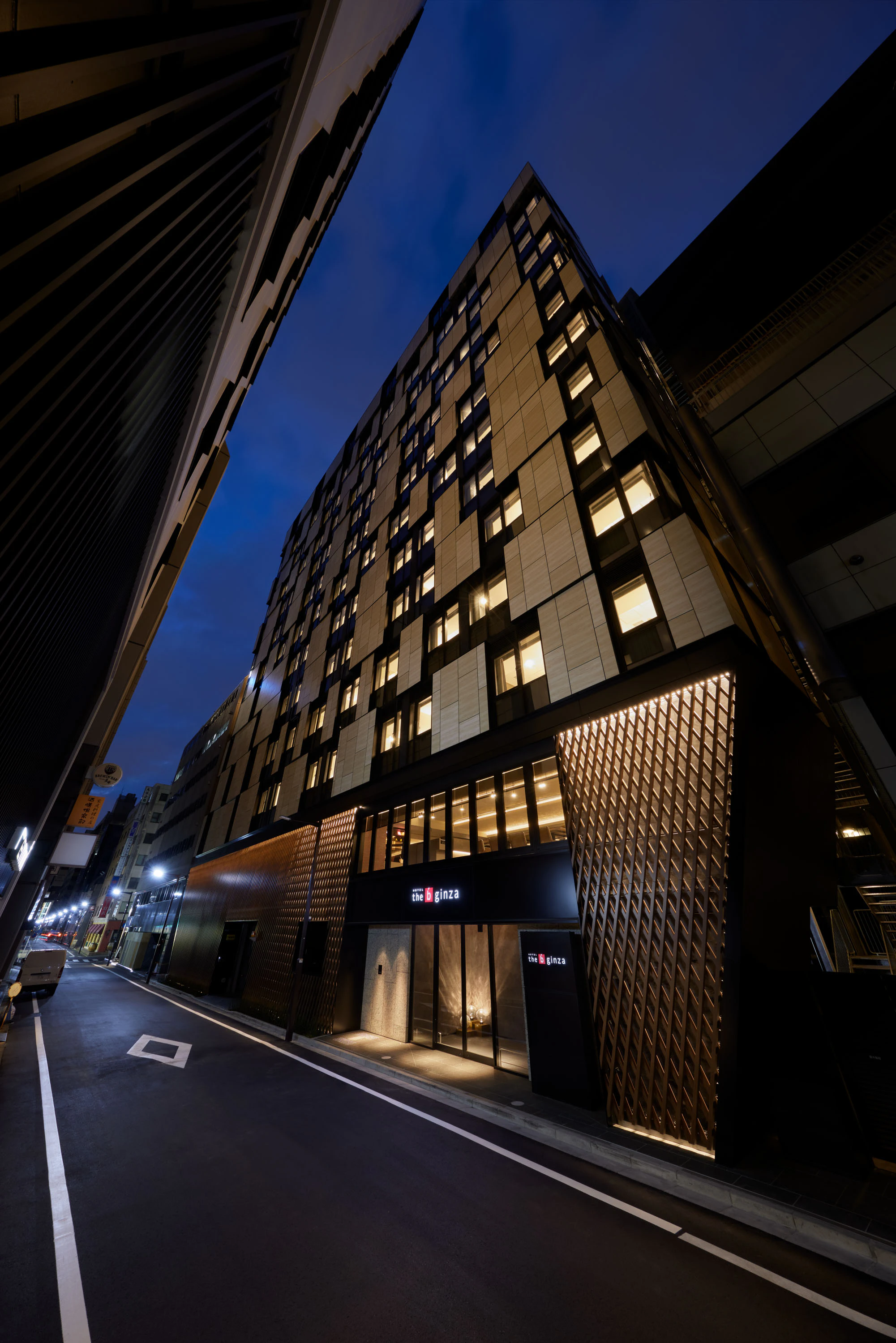 the b 銀座(ザビー ぎんざ)