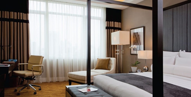 買い物やグルメのスポットが充実のペタリン ストリートはすぐ!洗練された5つ星ホテル泊