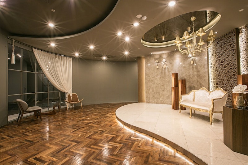 龍頭山公園やチャガルチ市場すぐ！韓国らしい雰囲気の家具が魅力のホテル滞在