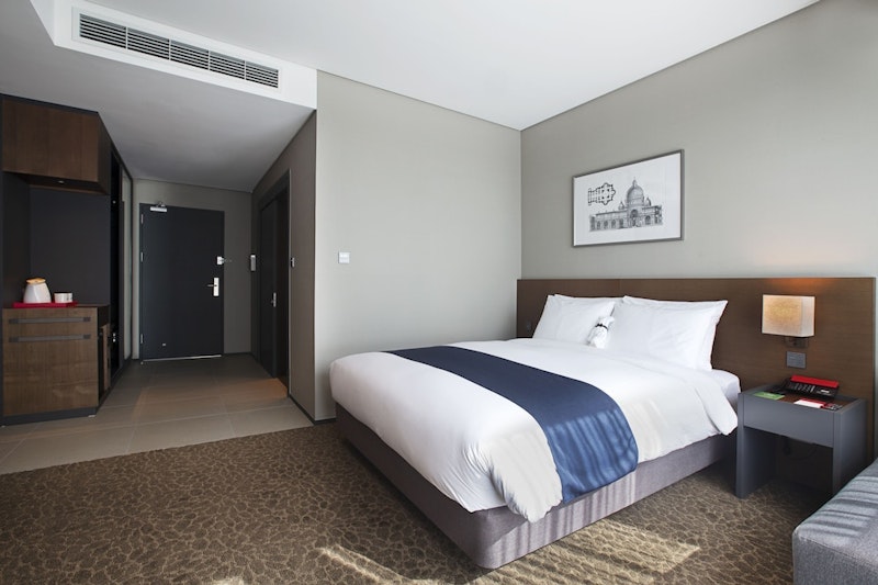 釜山駅へ徒歩5分!スタイリッシュな4つ星タワーホテルにロマンチックステイ