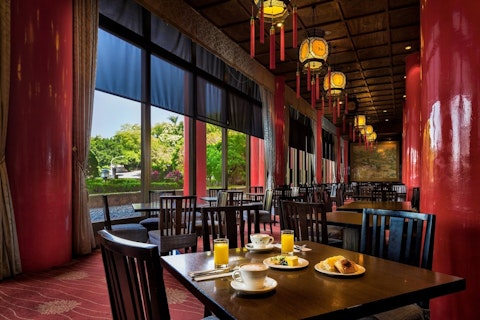 中国の宮殿を彷彿とさせる豪華さ！美しい緑にかこまれた5つ星ホテルに宿泊