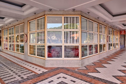 花博公園エリアはすぐ!屋上庭園つき&フレンチスタイルの4つ星ホテル泊。JAL利用