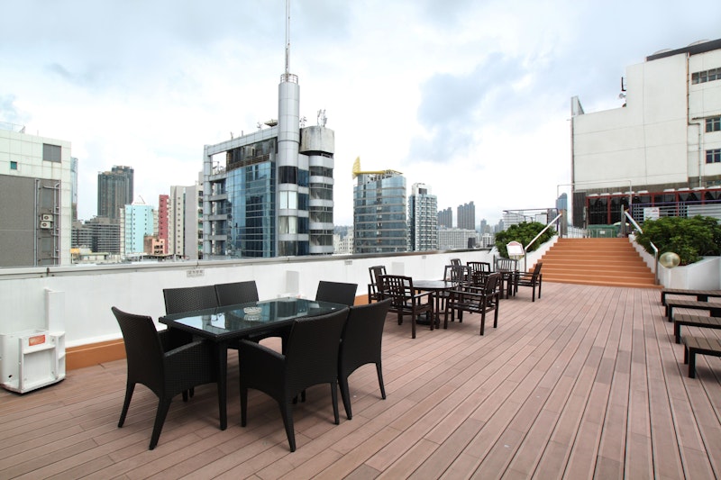 屋上テラスやジム併設！ネイザンロードに面した好立地な4つ星ホテルに宿泊