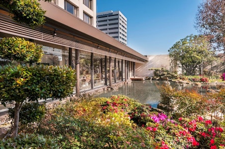 リトルトーキョーの好ロケーション!日本庭園も魅力の快適4つ星ホテルにステイ