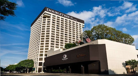 リトルトーキョー駅へ徒歩10分！日系スーパーに隣接する4つ星ホテルにステイ