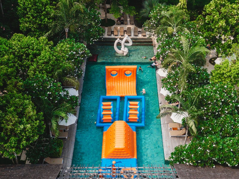 ビジネスクラスで行く！ショッピングモールに隣接し便利な立地の5つ星ホテルに宿泊