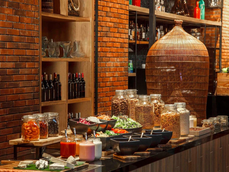 ジンバランビーチまで徒歩すぐ！家族旅行におすすめな施設がそなわる5つ星ホテル宿泊