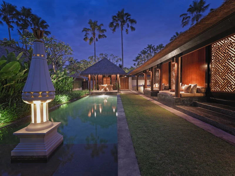 王道エリアの5つ星ホテルでぜいたくなリゾートステイ！ビジネスクラス利用