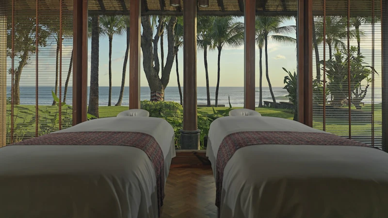 インフィニティプールなど施設充実！隠れ家のようなリゾートに宿泊。ビジネスクラス利用